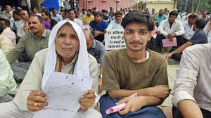 "वर्दी का कर्ज: एक परिवार की चीख, सिस्टम की चुप्पी" (Vardi ka Karz: Ek Parivar ki Cheekh, System ki Chuppi)